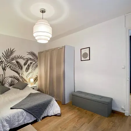 Pierre Proche Place Saint Marc Apartmán *