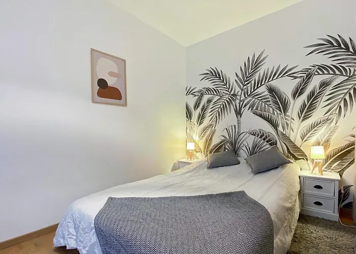 Pierre Proche Place Saint Marc Апартаменты