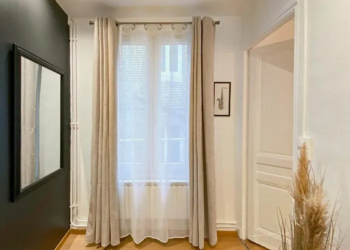 Pierre Proche Place Saint Marc Apartman